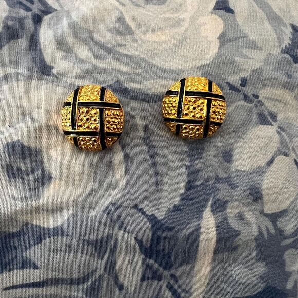 vtg 80s clip on circle earrings gold tone basket weave dot‎ pattern classic glam - Picture 4 of 5